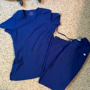 Cherokee Infinity Scrub set